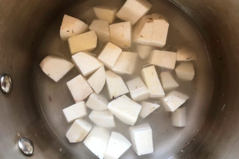 Hot Taro Latte Recipe - Daily Tea Time